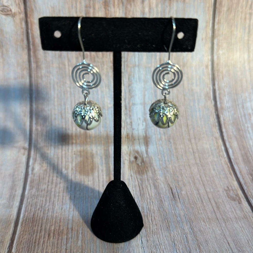 NEW Handmade Dangle Earrings Item #PHK104